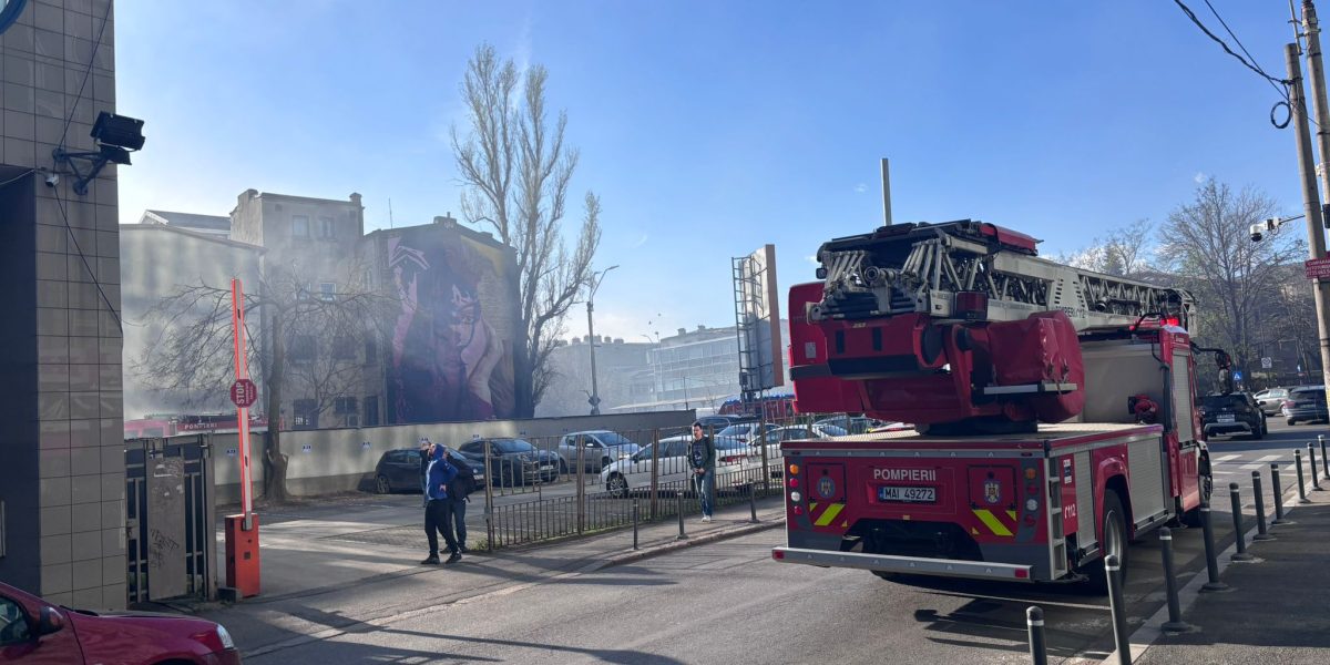Incendiu cu fum la bulevardul Iancu de Hunedoara, vis-a-vis de Nuclearelectrica