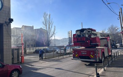 Incendiu pe Bulevardul Iancu de Hunedoara, București Un incendiu a izbucnit miercuri după-amiază pe Bulevardul Iancu de Hunedoara din București, situație pentru care autospecialele ISU București – Ilfov au intervenit prompt
