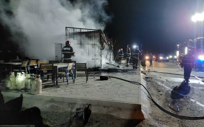 Incendiu devastator la un fast-food din Cluj, în toiul nopții