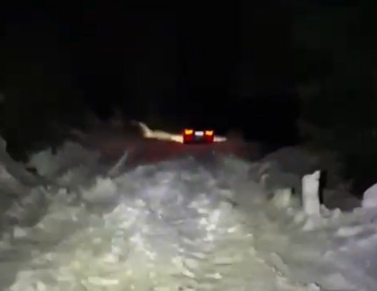 Blocați de viscol în Noaptea de Înviere: Tatăl și fiul, prinși de zăpadă pe munte