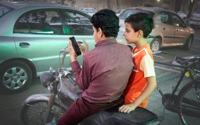 Amnesty International avertizează Iranul cu privire la recrutarea de copii pentru forța Basij, considerată o crimă de război Organizația globală pentru drepturile omului, Amnesty International, a lansat recent un apel către autoritățile din Iran, avertizând asupra recrutării de copii de până la 12 ani pentru a face parte din forța Basij, o unitate voluntară a Gărzilor Revoluționare