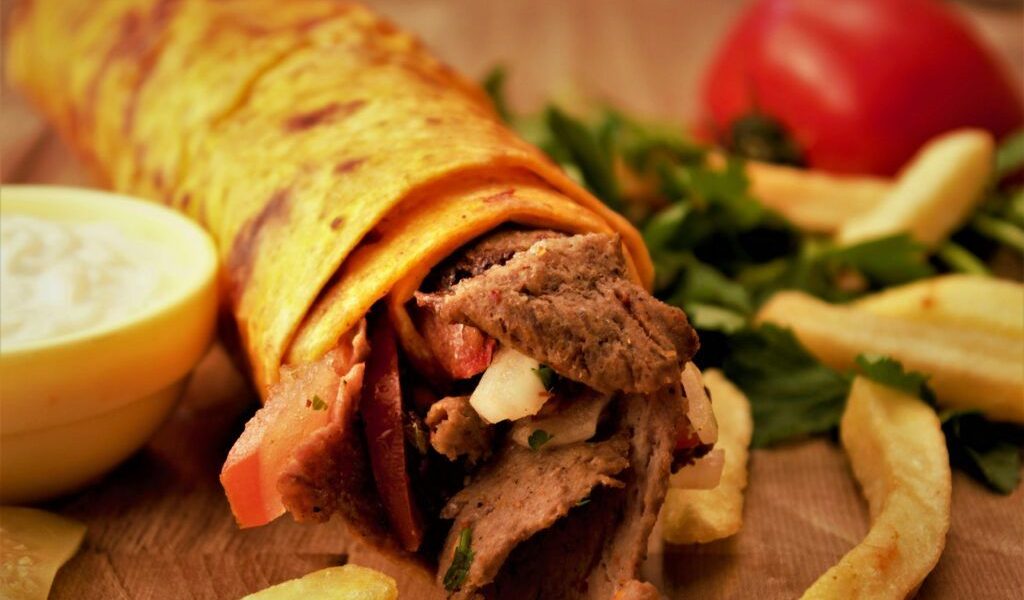 Bărbat, jecmănit! A plătit 1.700 de euro pe un kebab