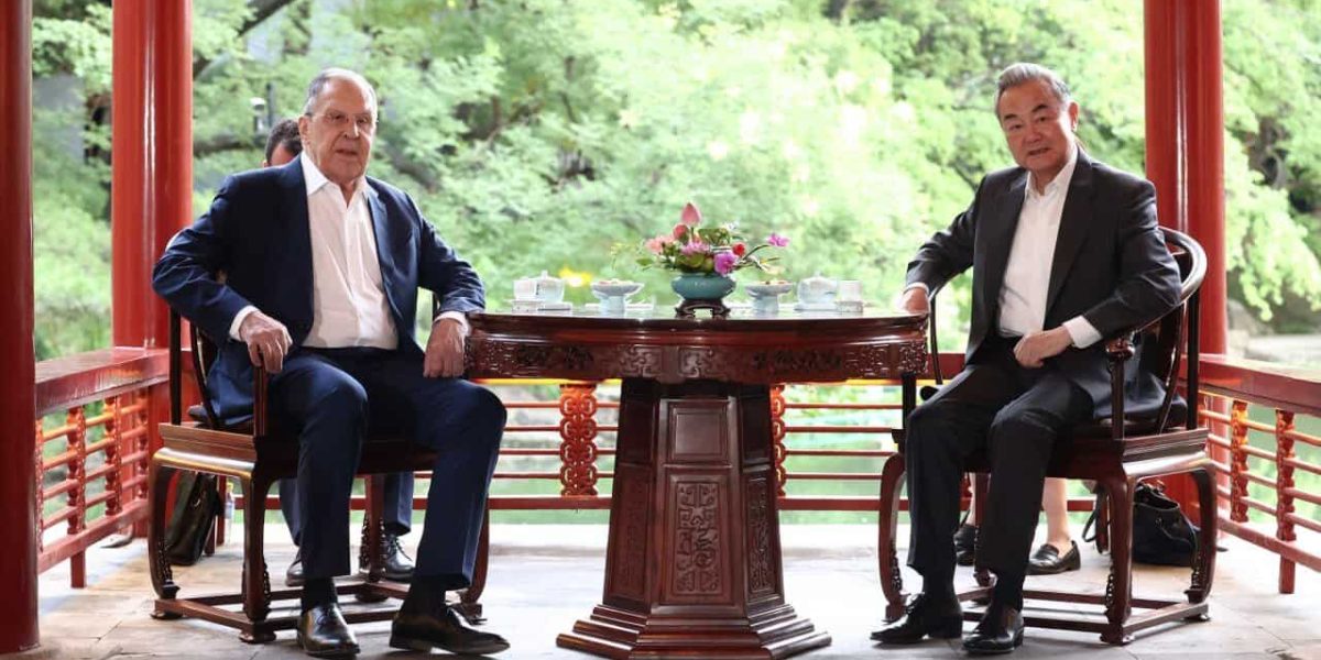 Lavrov, la Beijing: Discuții critice despre Ucraina și Orientul Mijlociu