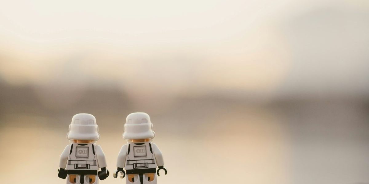 Propaganda Iran cu AI: Videoclipuri LEGO văzute de sute de milioane de oameni