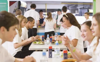 Marea Britanie: Zahăr și prăjeli, scoase din școli pentru copiii supraponderali