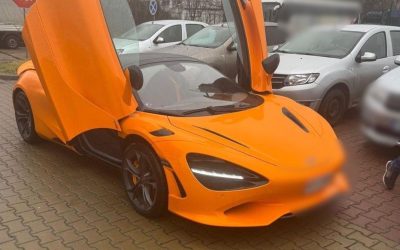 Percheziții și audieri într-un dosar de fraudă vamală și spălare de bani Polițiștii din cadrul IPGR au desfășurat recently operațiuni importante în București și Ilfov, vizând destructurarea unui grup suspectat de utilizarea frauduloasă a documentelor vamale și de activități de spălare de bani