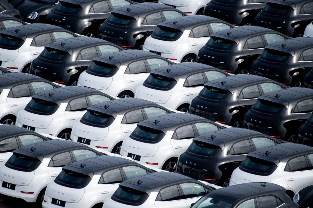 Gaura de 73 miliarde $ a industriei auto. Iranul, soluția producătorilor?