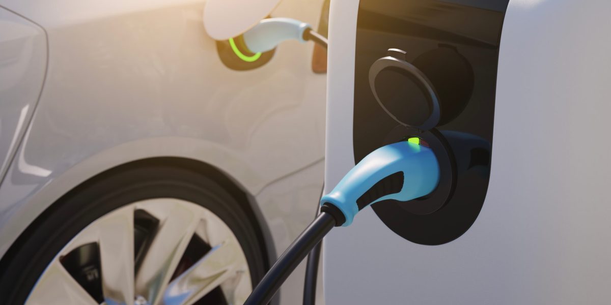 Europa: Scumpirea carburanților împinge europenii spre mașinile electrice
