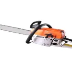 Bărbat găsit decedat după ce s-a tăiat cu drujba. Mama a făcut descoperirea