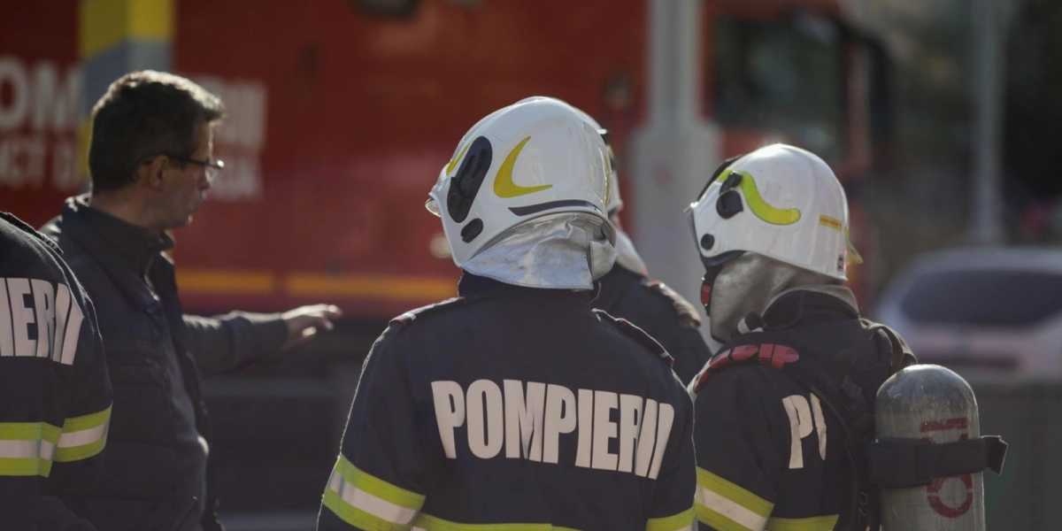 Incendiu devastator la un fast-food din Cluj, noaptea. Ce a provocat flăcările