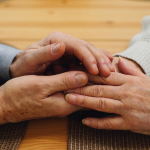 Când îmbătrânești? Un studiu amplu pe 14.000 de oameni dezvăluie vârsta