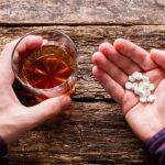 Pericol: Combinația alcool-antiacide-antiinflamatoare, fatală pentru organism