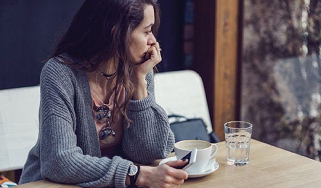 Perimenopauza, etapă de tranziție către menopauză, nu mai trebuie asimilată doar cu bufeuri sau creștere în greutate