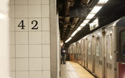 Trei persoane, înjunghiate: Atacatorul a fost neutralizat de poliție