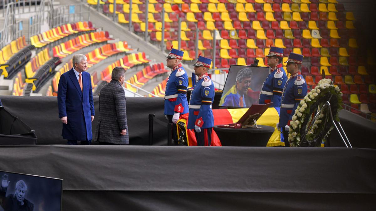 Miliardarul ucrainean Rinat Ahmetov a venit joi la București pentru a-i aduce un ultim omagiu antrenorului Mircea Lucescu