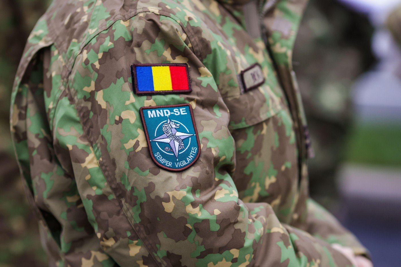 Ministerul Apărării Naționale pregătește modificări la reglementările privind avansarea în grad a cadrelor militare, vizând extinderea și clarificarea situațiilor în care această procedură poate fi blocată