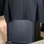 Ministrul Agriculturii, Florin Barbu, cu geamantan Vuitton de 5000€: „Nu-l cunosc!”