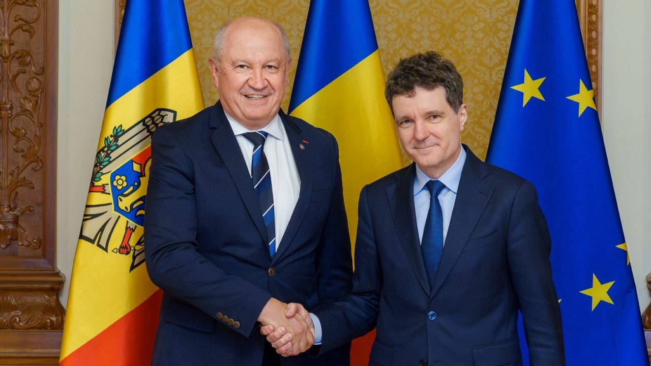 Reunificarea Moldovei cu România, sub luminile discursului oficial Președinta Maia Sandu și premierul Alexandru Munteanu au declarat recent că ar vota personal pentru reunificarea Republicii Moldova cu România, dacă un astfel de proces s-ar organiza în cadrul unui referendum
