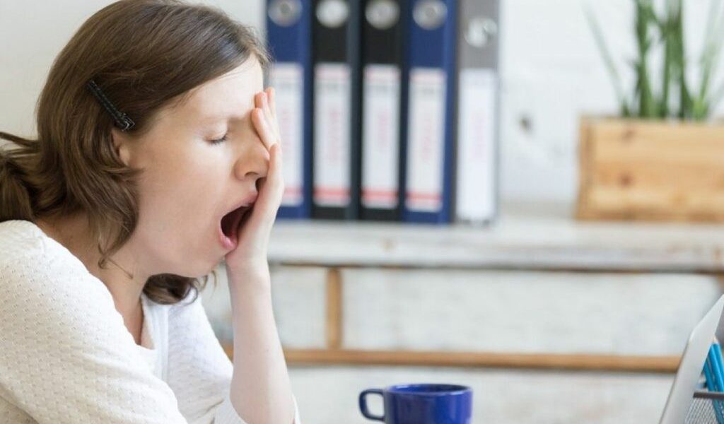 Oboseala cronică a dus o femeie la o pensie de 2700+ euro lunar