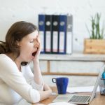 Oboseala cronică a dus o femeie la o pensie de 2700+ euro lunar