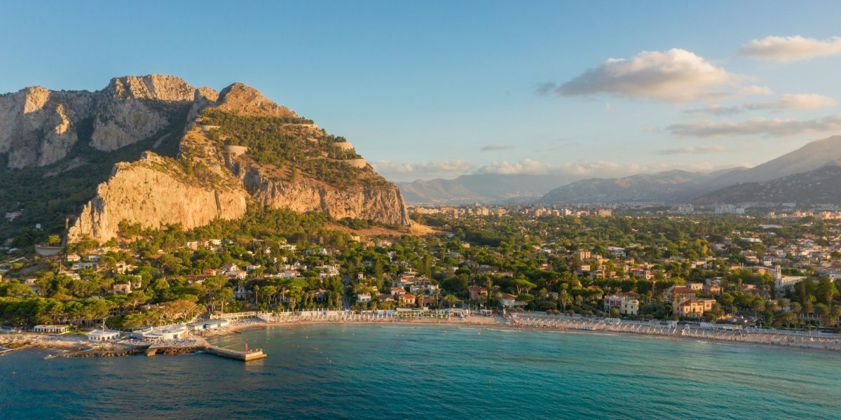 Dertour, anunț important pentru români: Ce se întâmplă cu vacanțele, după războiul din Iran?