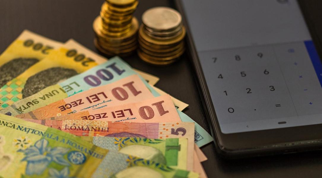 Deficitul României, în scădere, dar datoria externă crește