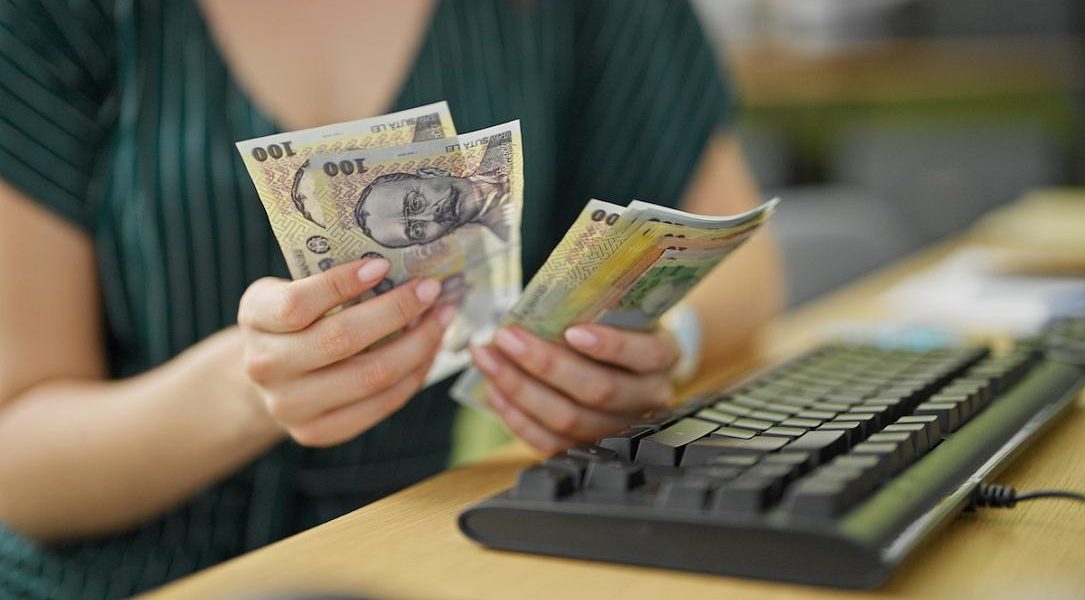 Salarii în România: Scădere reală de 5% în februarie