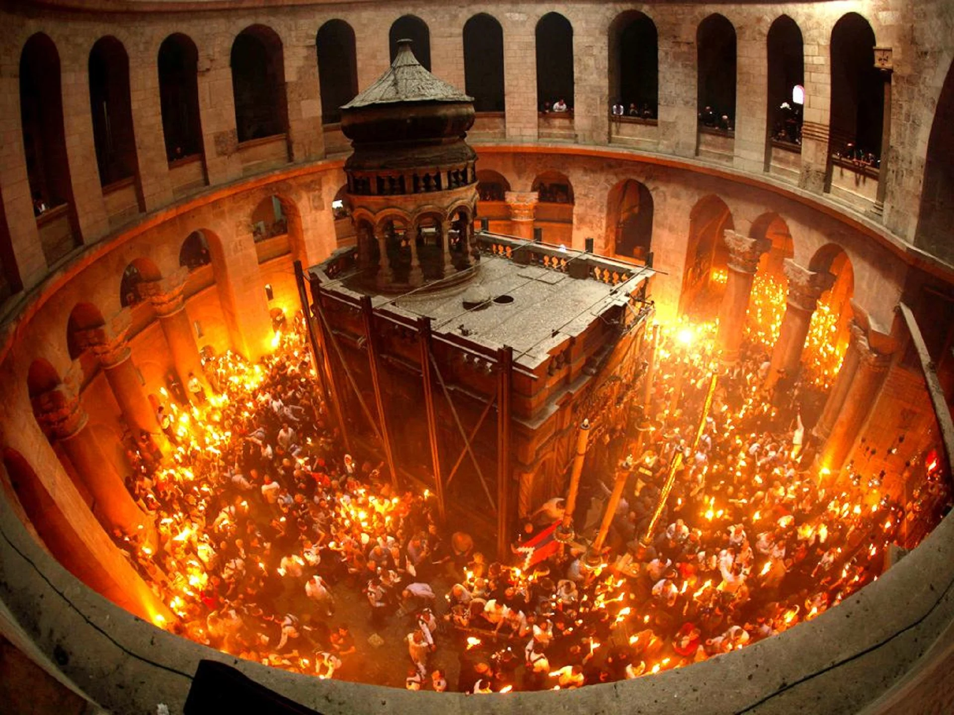 O călătorie spirituală spre Lumina Învierii, în inima lui Dumnezeu