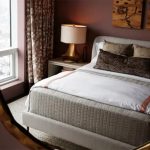 De ce e interzisă oglinda față în față cu patul: Motivul bizar