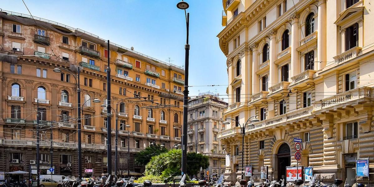 Hoții au jefuit o bancă din Napoli prin canalizare: Furt ca-n filme și dispariție misterioasă