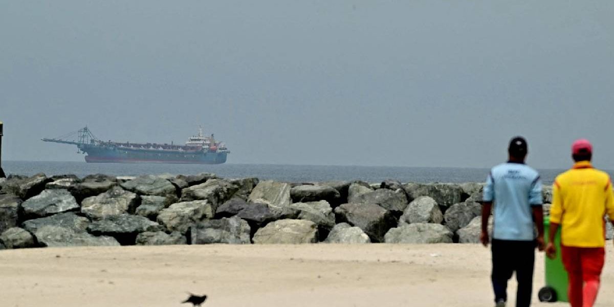 Iran: Exporturi de produse petrochimice suspendate. Ziua 48 de război