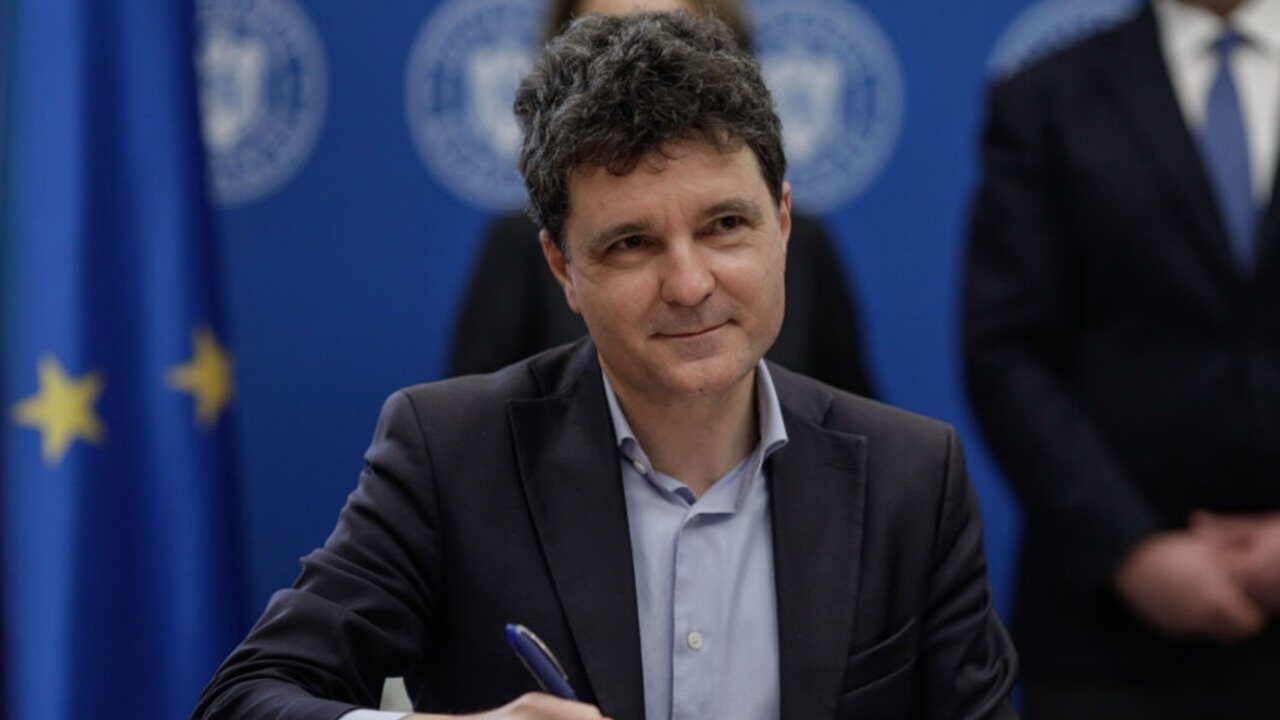 Nicușor Dan, decizie istorică: Tineri ieșiți din orfelinate primesc 3.168 lei lunar!