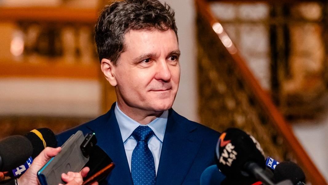 Nicușor Dan, mesaj cutremurător după moartea lui Mircea Lucescu: „România este profund întristată”