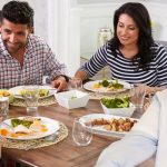 Obiceiul banal de la cină, care ne distruge creierul, avertizează Vlad Ciurea