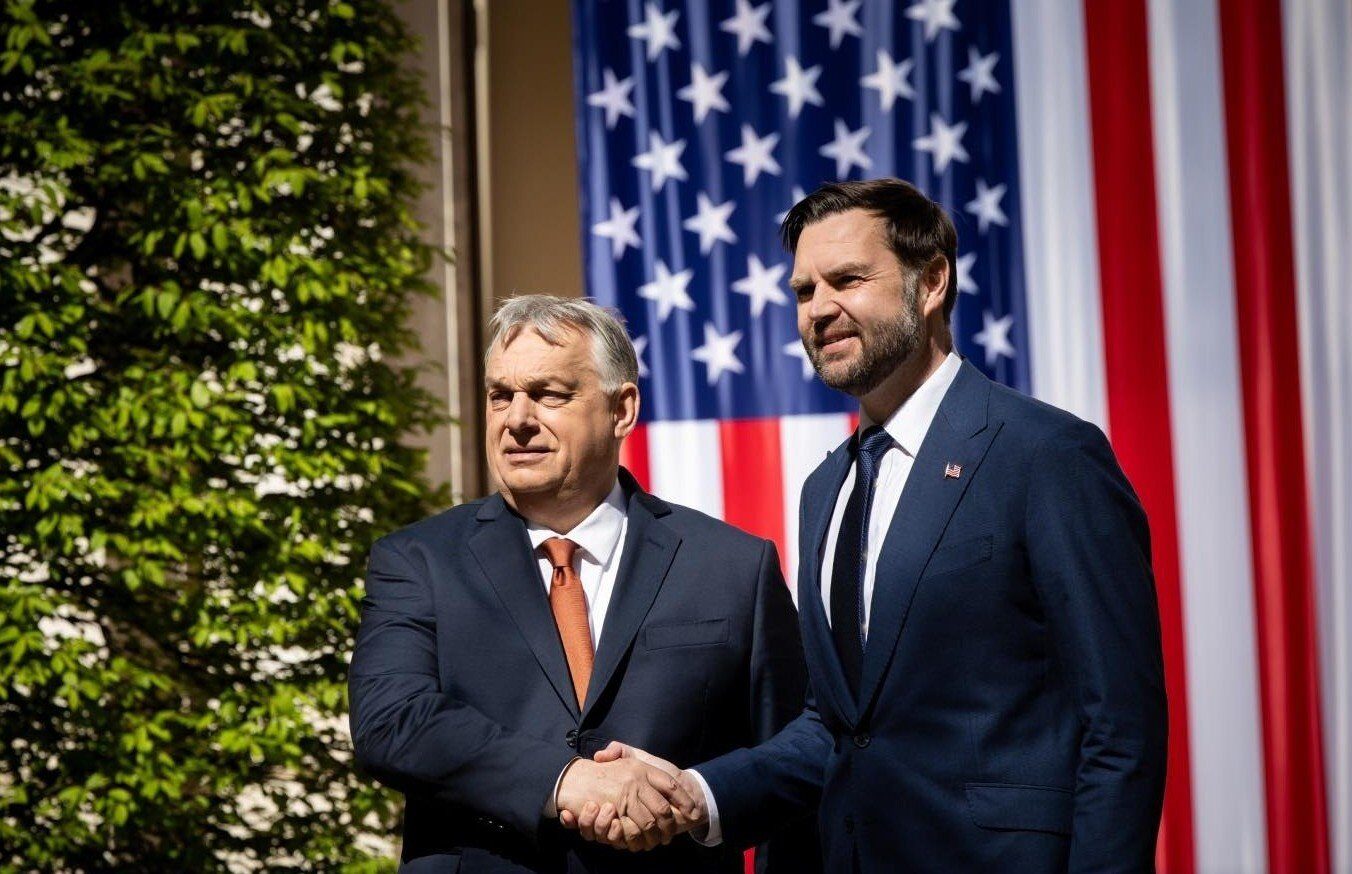 Vicepreședintele american a criticat amestecul „rușinos” al UE în alegerile din Ungaria Budapesta a fost, marți, scena unor declarații controversate venite din partea vicepreședintelui american, care a vizitat capitala ungară cu câteva zile înaintea alegerilor legislative
