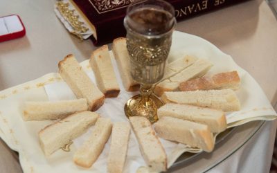 Pâinea sfințită de Paști: Un simbol al credinței și al comuniunii Pâinea sfințită, un simbol central al sărbătorilor pascale pentru mulți creștini, este adesea asociată cu o înțelegere superficială a semnificației și a ritualurilor sale