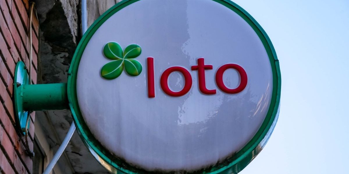 Câștigătorul record al Loteriei Române și-a ridicat uriașul premiu de 65 milioane lei!