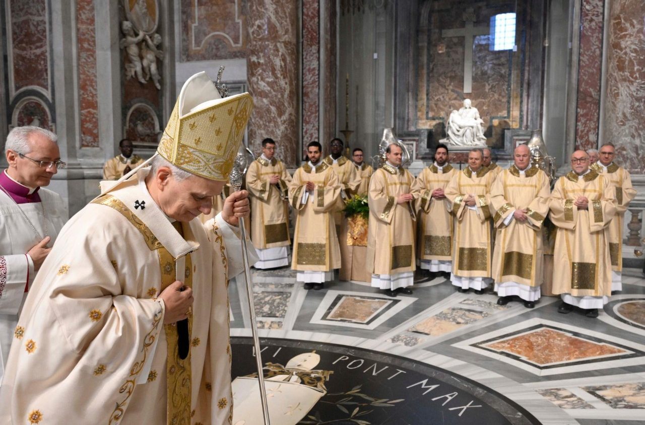Papa Leon al XIV-lea a condus sâmbătă seară o liturghie în Bazilica Sfântul Petru, un eveniment simbolic prin care a îndemnat credincioșii catolici din întreaga lume să pășească spre sărbătoarea Paștelui cu speranță și integritate