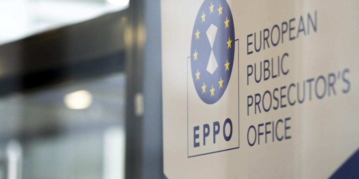 Arestări spectaculoase în Cehia: Doi oficiali din Minister implicati în fraudă cu fonduri UE