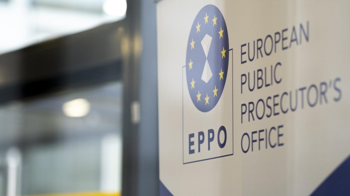 Șapte persoane, inclusiv doi oficiali guvernamentali cehi de rang înalt, au fost arestate sub suspiciunea de fraudă cu fonduri europene, a anunțat recent Parchetul European