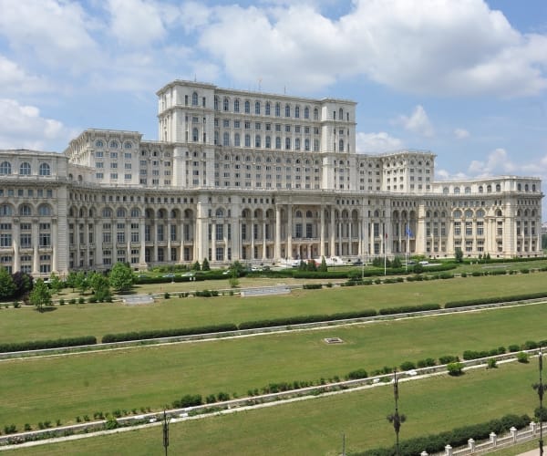 Vape-urile și țigările electronice, INTERZISE în spații publice închise (PROIECT)