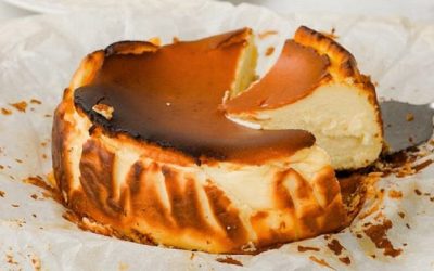 Mesele de Paște ale românilor sunt de neimaginat fără pască, un desert tradițional pregătit cu sfințenie în Vinerea Mare