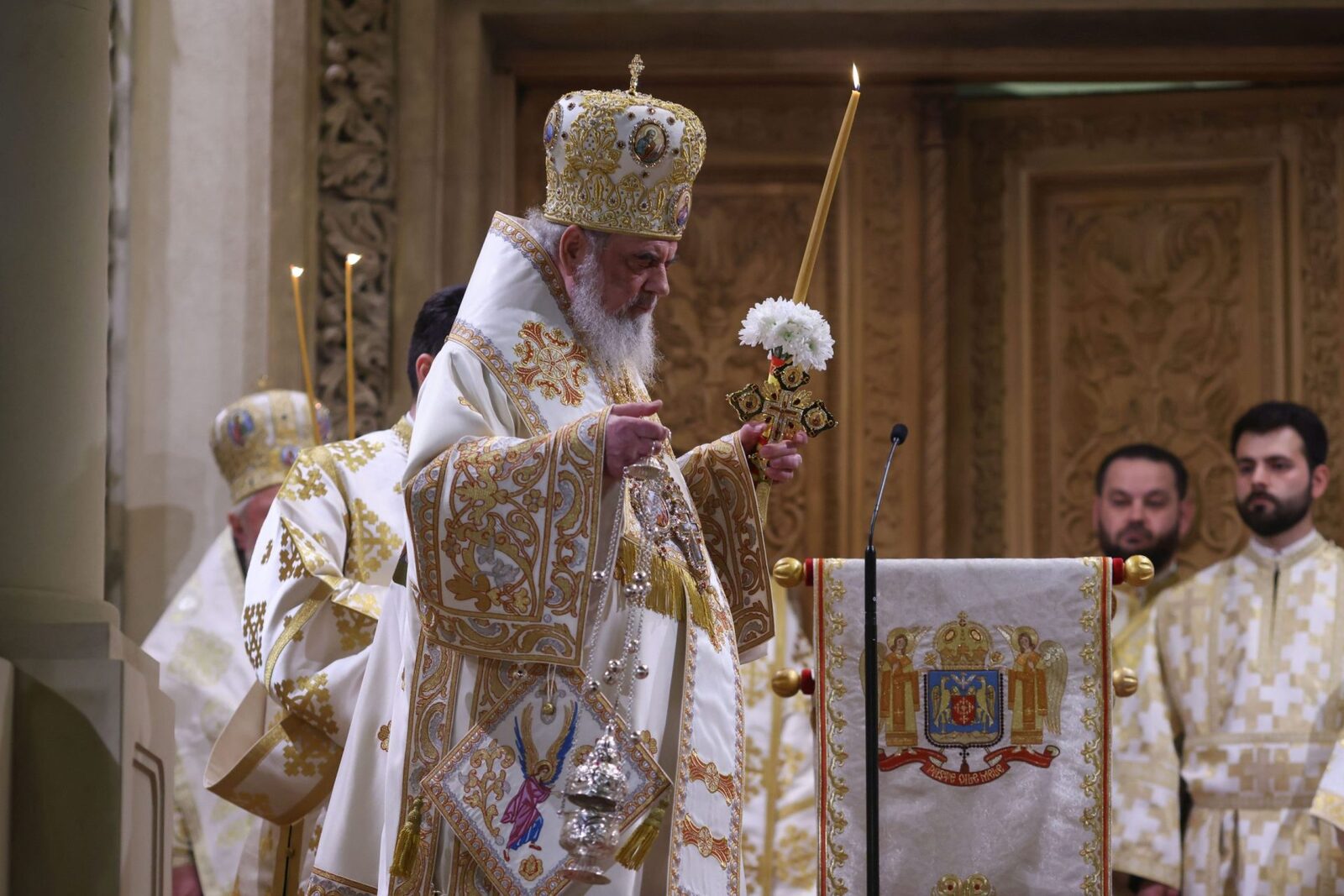 Patriarhul Daniel a transmis un mesaj pastoral cu ocazia Sfintelor Paști, în care a evocat semnificația spirituală a Învierii Domnului și a îndemnat credincioșii la solidaritate