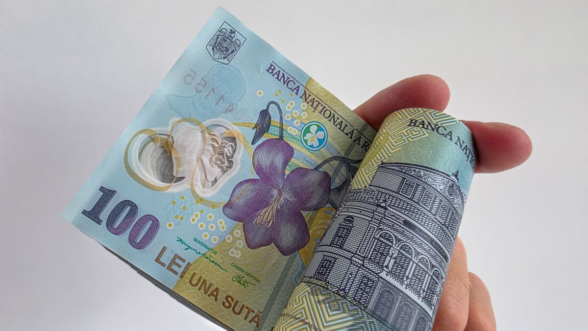 Numărul beneficiarilor de pensii speciale din România înregistrează o creștere semnificativă, iar diferențele dintre sumele încasate de aceștia sunt uriașe, arată statisticile din februarie 2026
