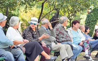 Pensionari, loviți de 240 de lei lunar în 2026: Ajutor de la Ministerul Muncii