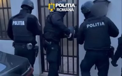 București: Doi suspecți și o complice, prinși după furt
