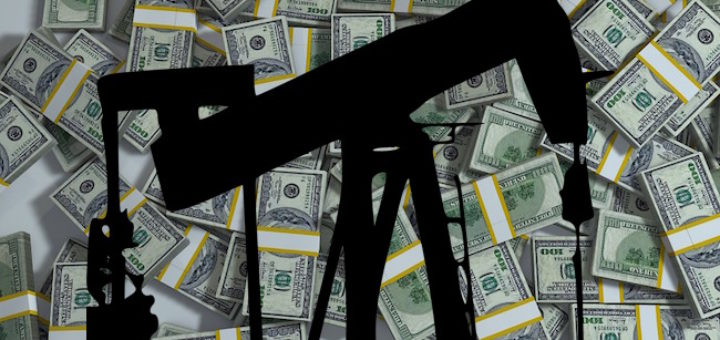 Petrolul sare de 100 de dolari! Donald Trump, despre prețul benzinei: Vor fi scumpiri