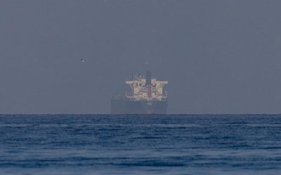 Petrolierele iraniene sfidează BLOCADA SUA: Cinci nave au trecut de Ormuz