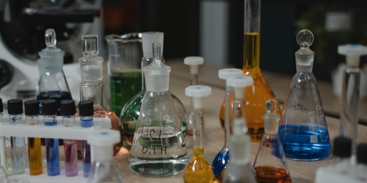 PE cere simplificarea legislației chimice, fără a afecta consumatorii