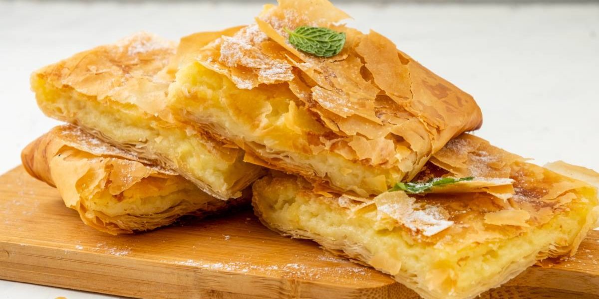 Bougatsa, deliciul grecesc cu cremă: Rețeta vedetă din Thessaloniki